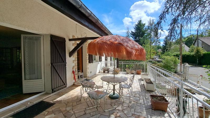 Maison - 215 m² - 9 pièces