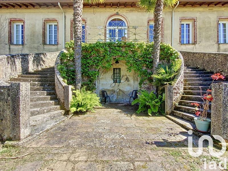 Maison - 415 m² - 15 pièces