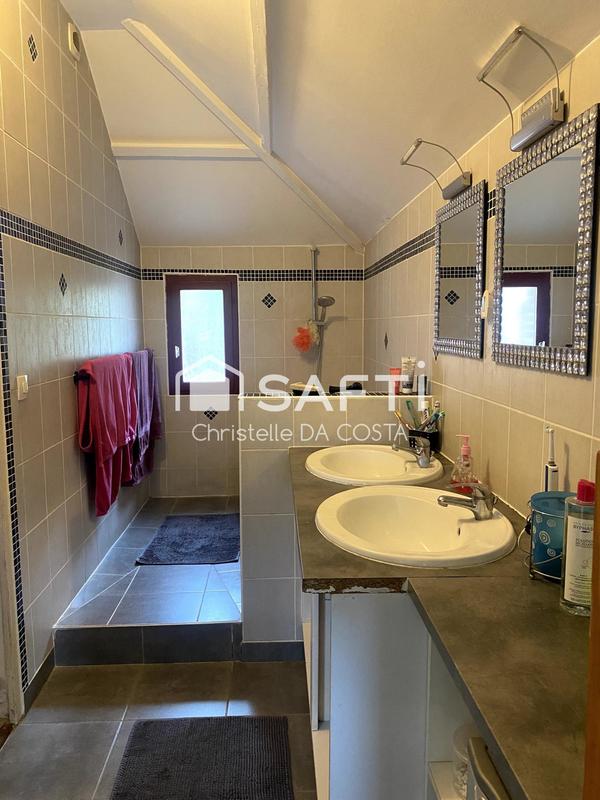 Maison - 142 m² - 6 pièces