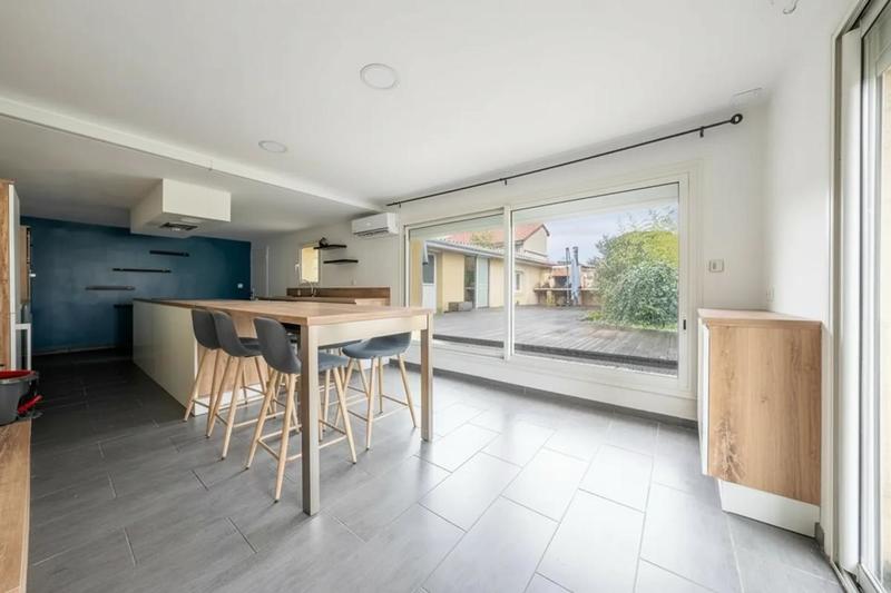 Maison - 200 m² - 6 pièces