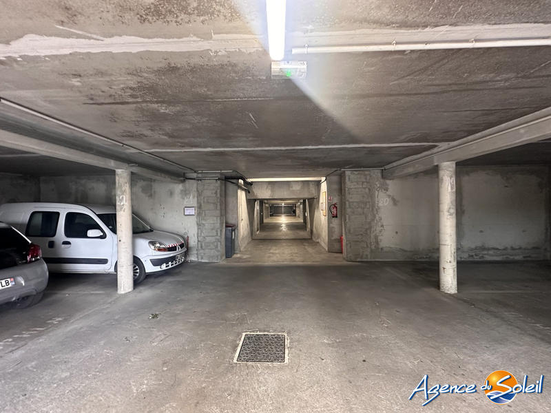 Parking / Garage - 12 m²