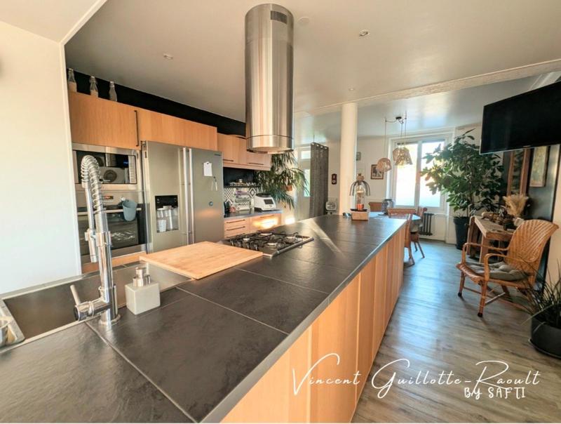 Maison - 143 m² - 5 pièces