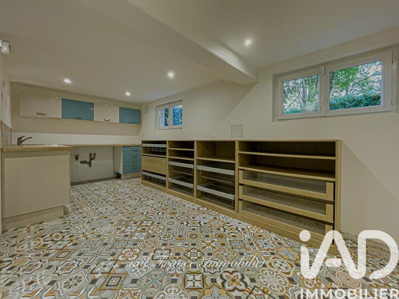 Maison - 264 m² - 8 pièces