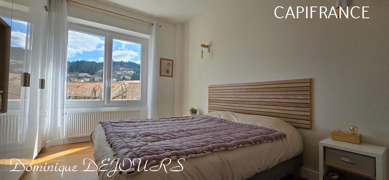 Maison - 230 m² - 9 pièces