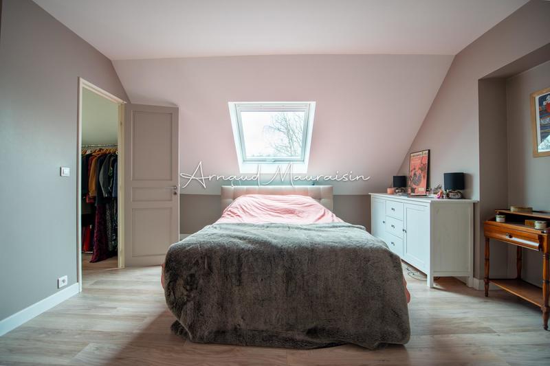 Maison - 250 m² - 8 pièces