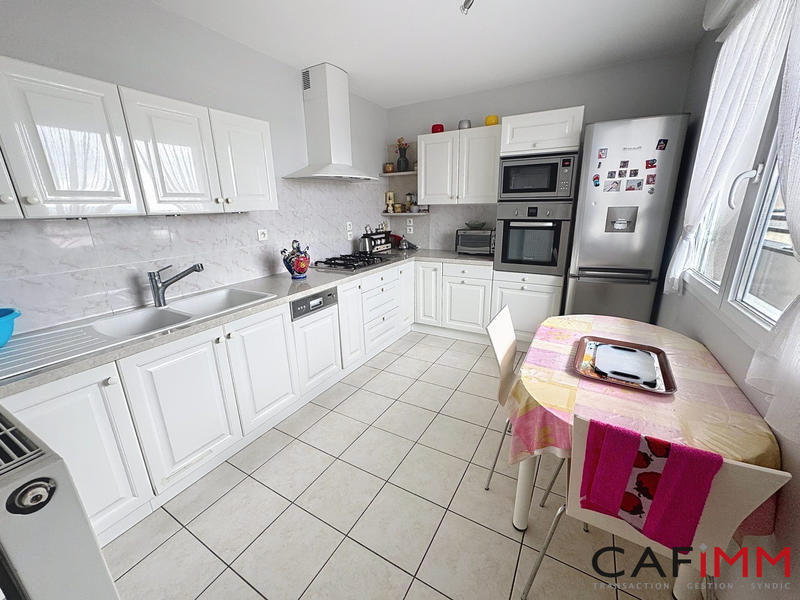 Appartement - 111 m² - 4 pièces