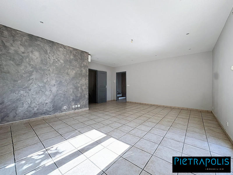 Local d'activités - 104 m² - 4 pièces