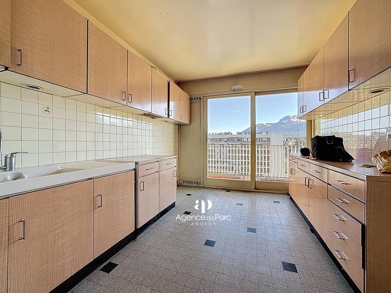 Appartement - 141 m² - 6 pièces