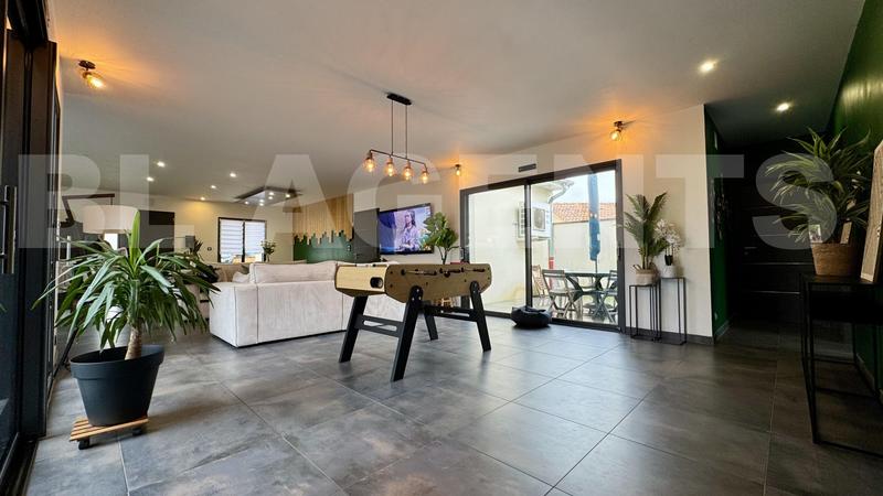 Pavillon - 140 m² - 5 pièces