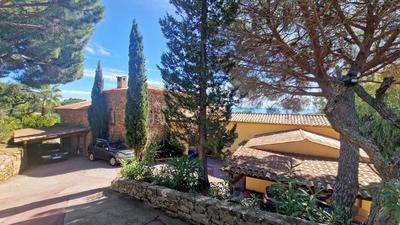 Villa - 439 m² - 8 pièces