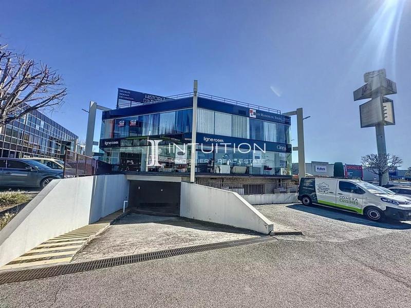 Bureau - 350 m² - 10 pièces