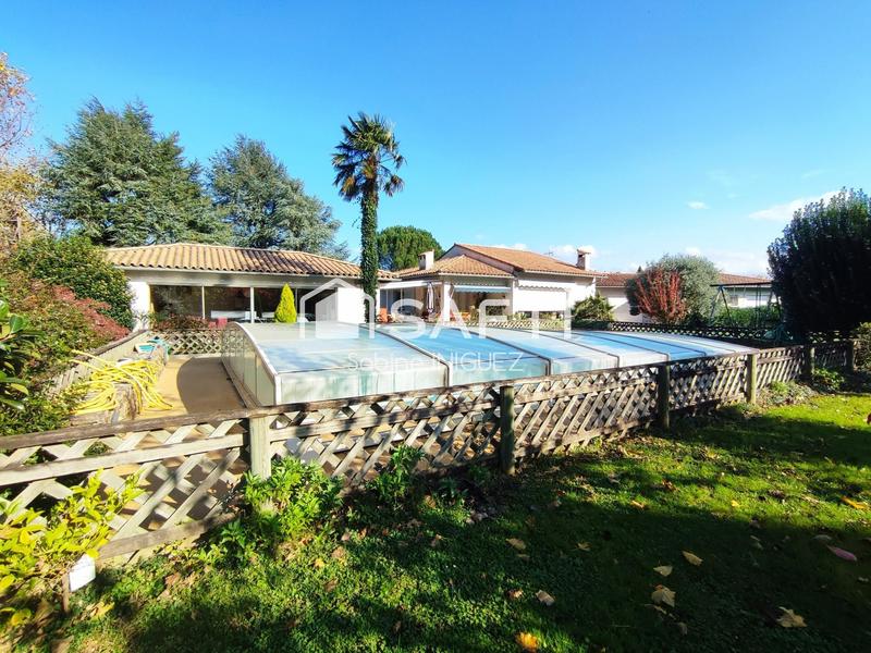 Maison - 228 m² - 6 pièces