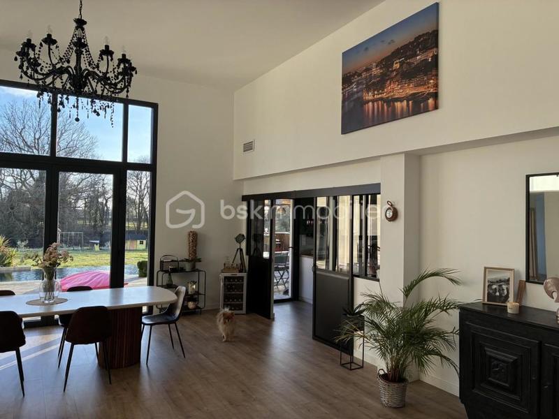 Maison - 190 m² - 8 pièces