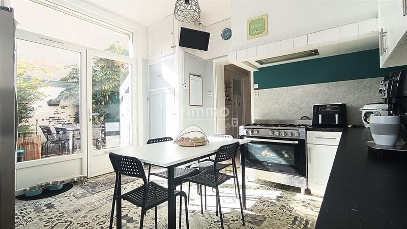 Maison - 130 m² - 8 pièces