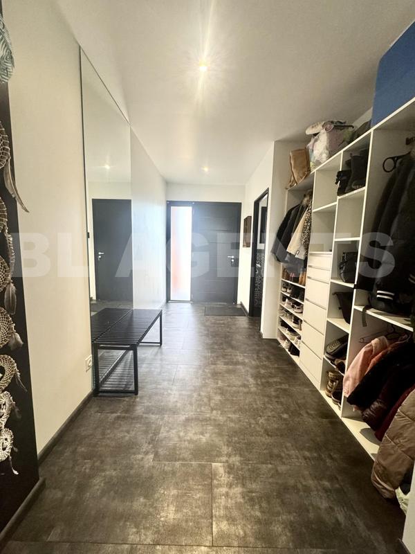 Propriété - 137 m² - 5 pièces