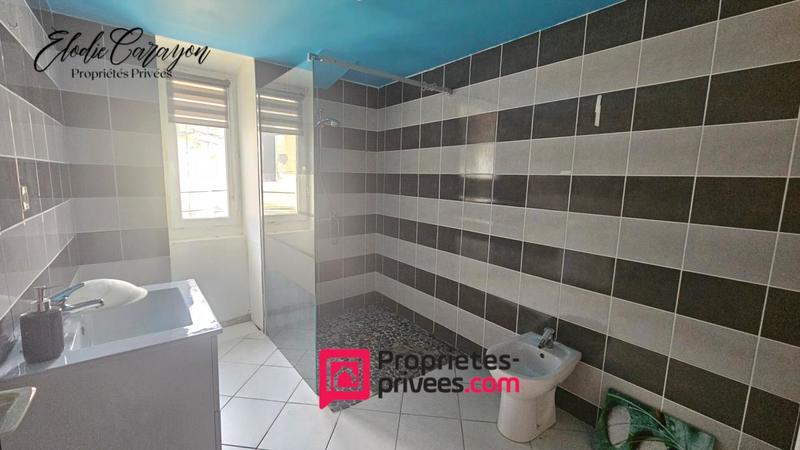 Maison - 159 m² - 8 pièces