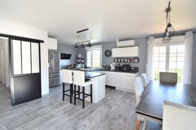 Maison - 97 m² - 5 pièces