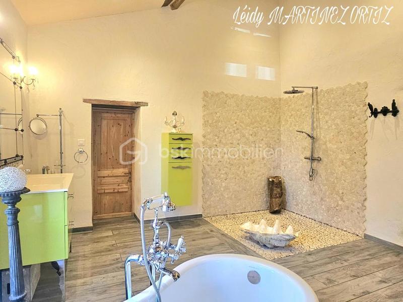 Maison en pierre - 215 m² - 7 pièces