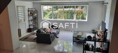 Villa - 210 m² - 9 pièces