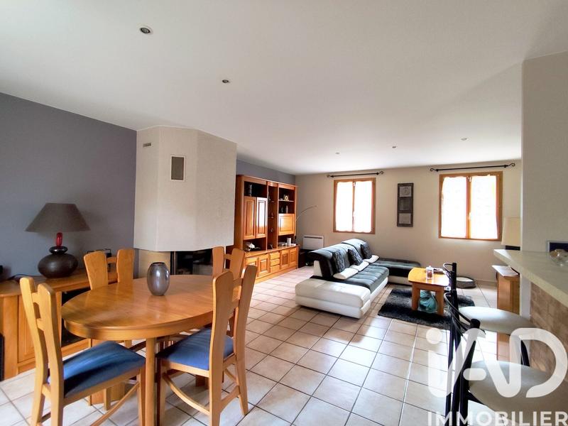 Maison - 94 m² - 5 pièces