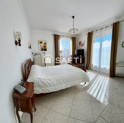 Maison - 220 m² - 7 pièces