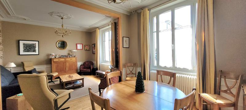 Maison - 160 m² - 8 pièces