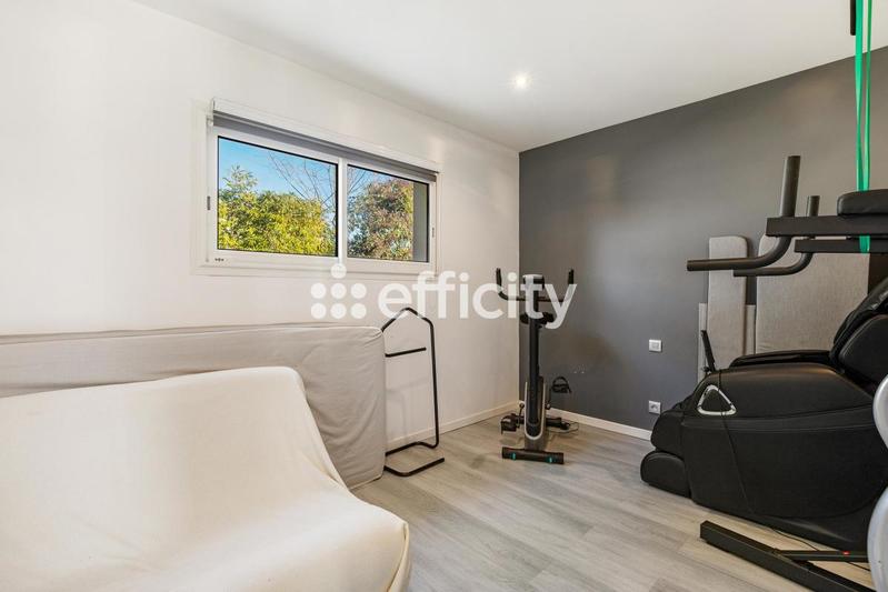 Maison - 160 m² - 8 pièces