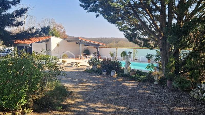 Maison traditionnelle - 138 m² - 6 pièces