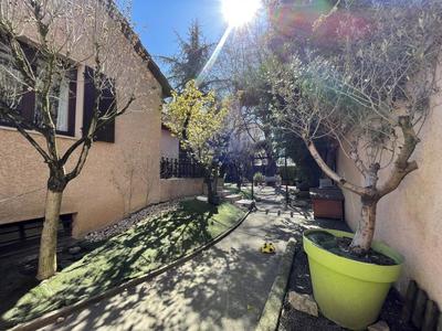 Maison - 177 m² - 8 pièces