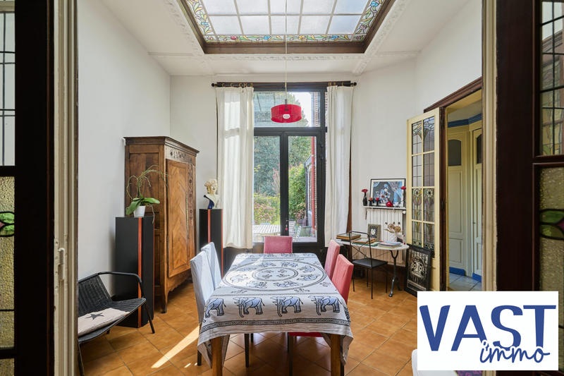 Maison ancienne - 250 m² - 8 pièces