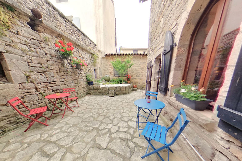 Maison - 166 m² - 5 pièces