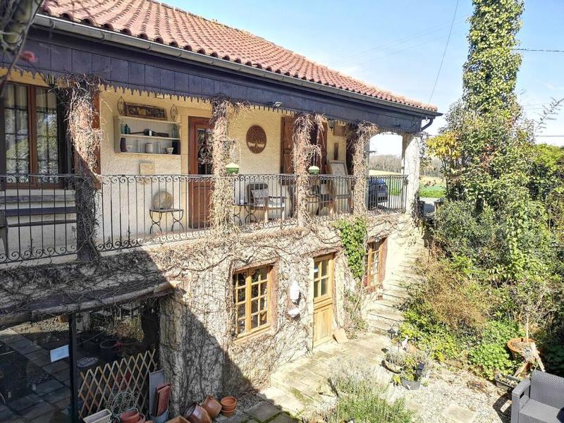 Propriété - 103 m² - 5 pièces