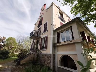 Maison - 203 m² - 8 pièces