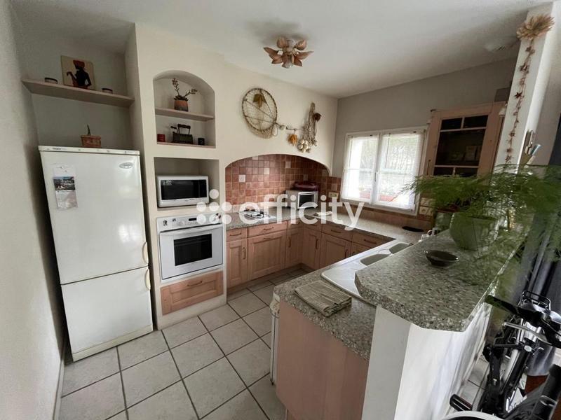 Maison - 94 m² - 5 pièces