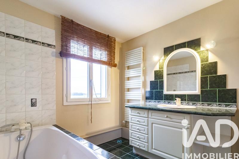 Maison - 180 m² - 7 pièces