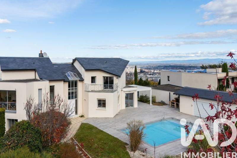 Maison de maîtres - 245 m² - 7 pièces