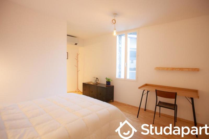 Chambre - 130 m² - 1 pièce