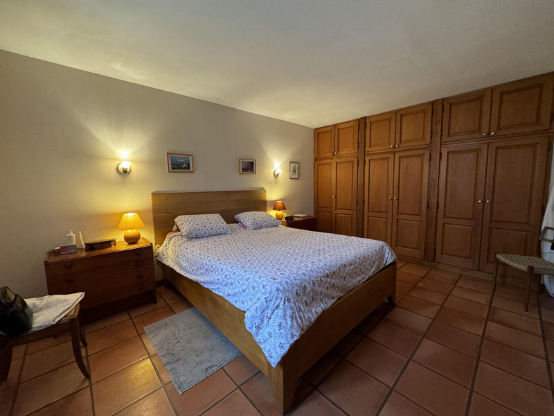 Maison - 246 m² - 8 pièces