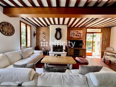 Maison - 211 m² - 9 pièces