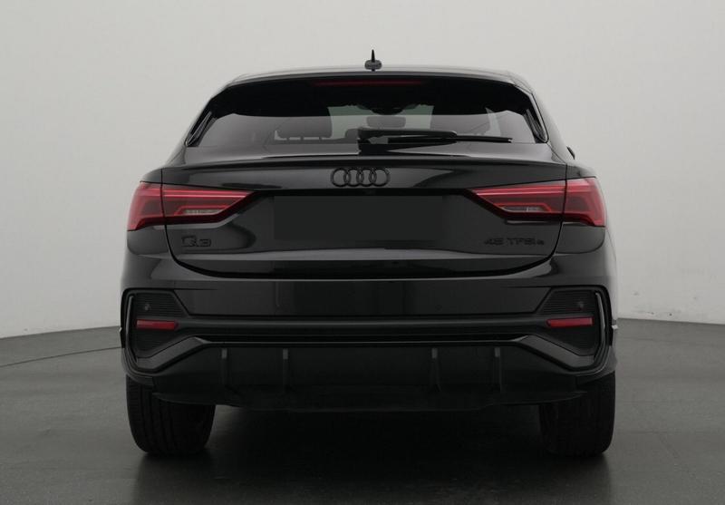 Audi Q3 Sportback 45 TFSIe 245 s-Line Hybride Rechargeable / Toit Ouvrant Caméra de Recul