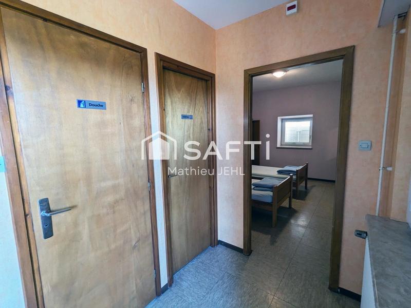 Local commercial - 1 500 m² - 20 pièces