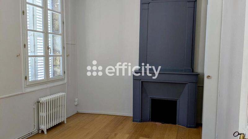 Maison - 201 m² - 7 pièces