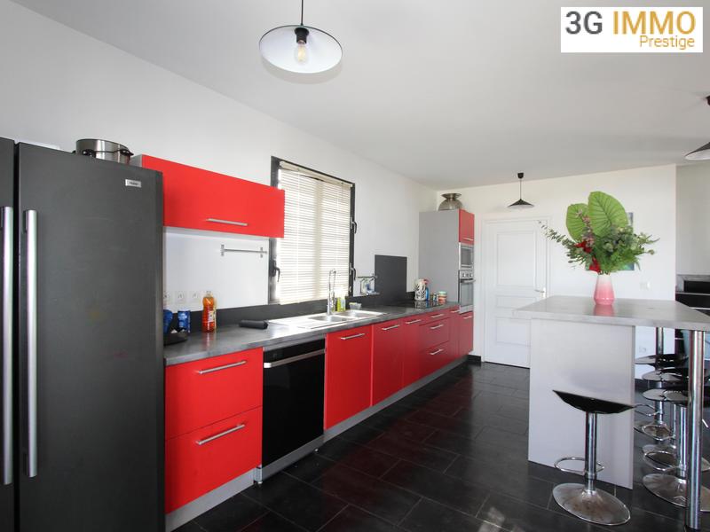 Maison - 140 m² - 8 pièces