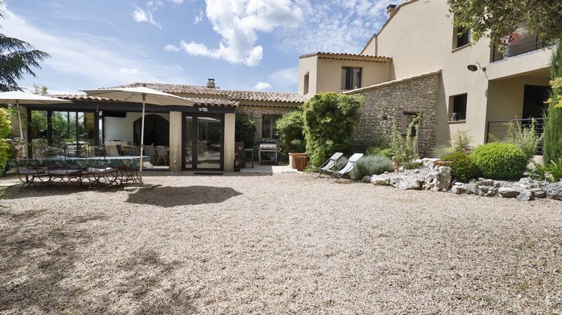 Mas - 218 m² - 7 pièces