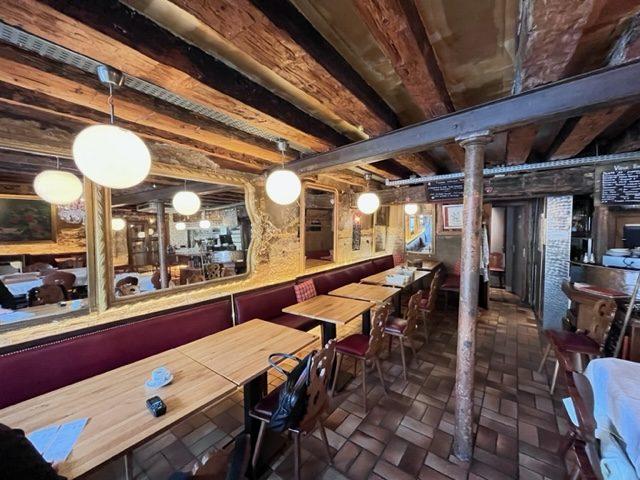 Fonds de commerce - Hôtellerie / Restauration - 102 m²