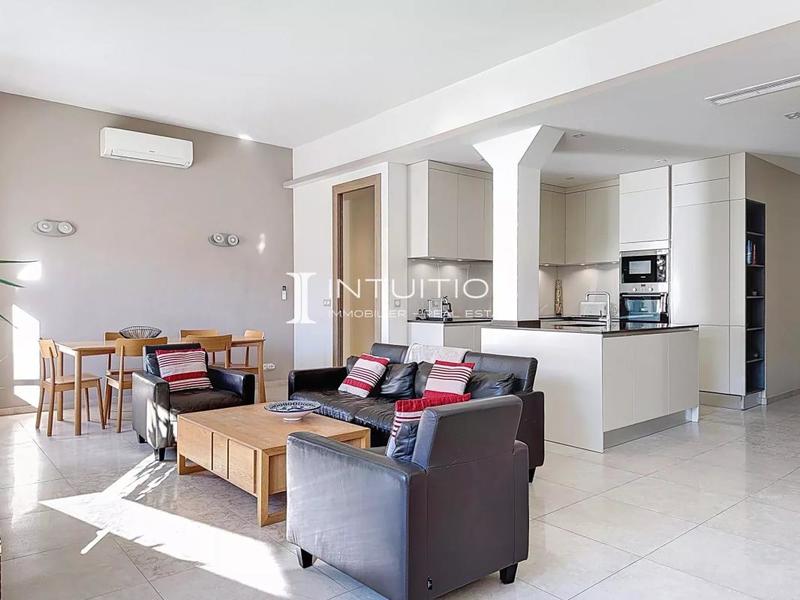 Appartement - 105 m² - 4 pièces