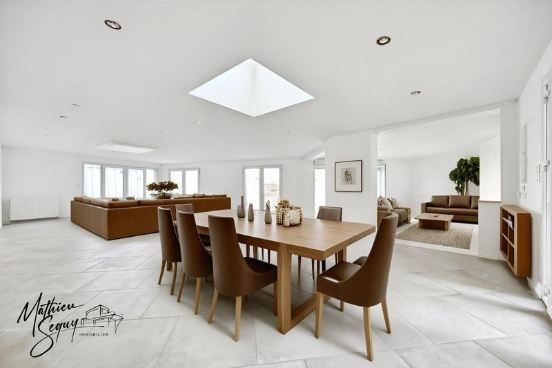 Local d'activité / Entrepôt - 274 m² - 9 pièces