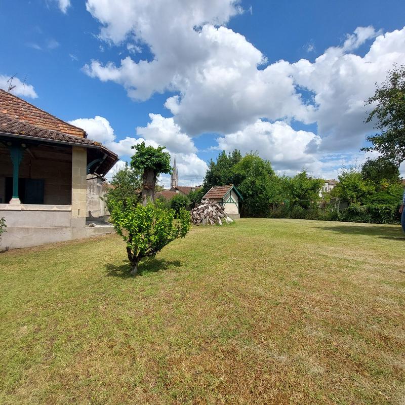 Maison traditionnelle - 115 m² - 10 pièces