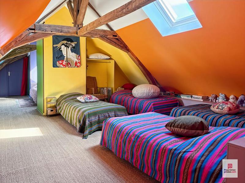 Maison - 248 m² - 8 pièces