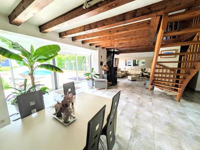 Maison - 160 m² - 6 pièces
